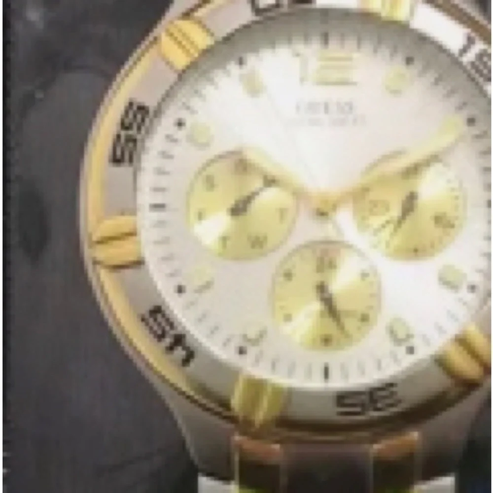 Guess Chronograph WaterPro Wrist Watch Men's Analog Metal Vintage